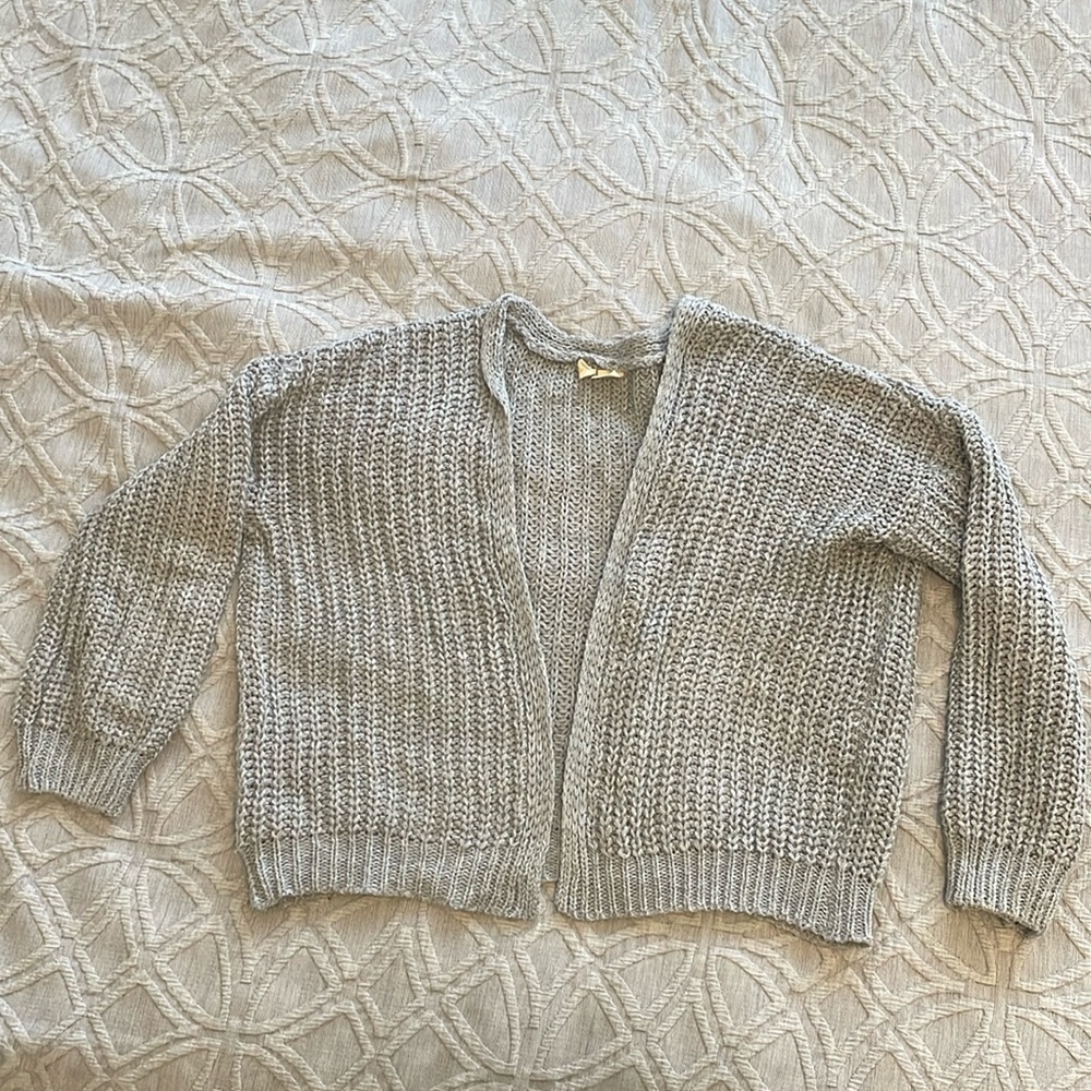 Grey knit cardigan 🩶